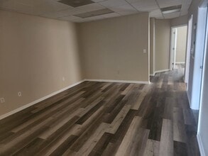 1133-1135 Professional Park Dr, Brandon, FL for lease Interior Photo- Image 2 of 2