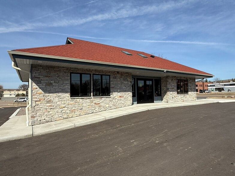 1570 Century Pt, Eagan, MN for lease - Building Photo - Image 1 of 3