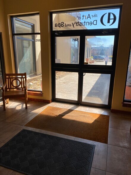 32 Worlds Fair Dr, Somerset, NJ à louer - Photo intérieure - Image 3 de 13