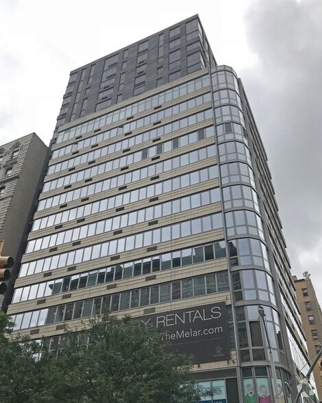2495 Broadway, New York, NY à louer - Photo du bâtiment - Image 3 de 3