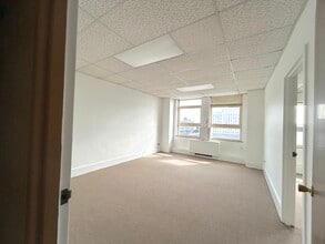 175 Main St, White Plains, NY for lease Interior Photo- Image 1 of 6