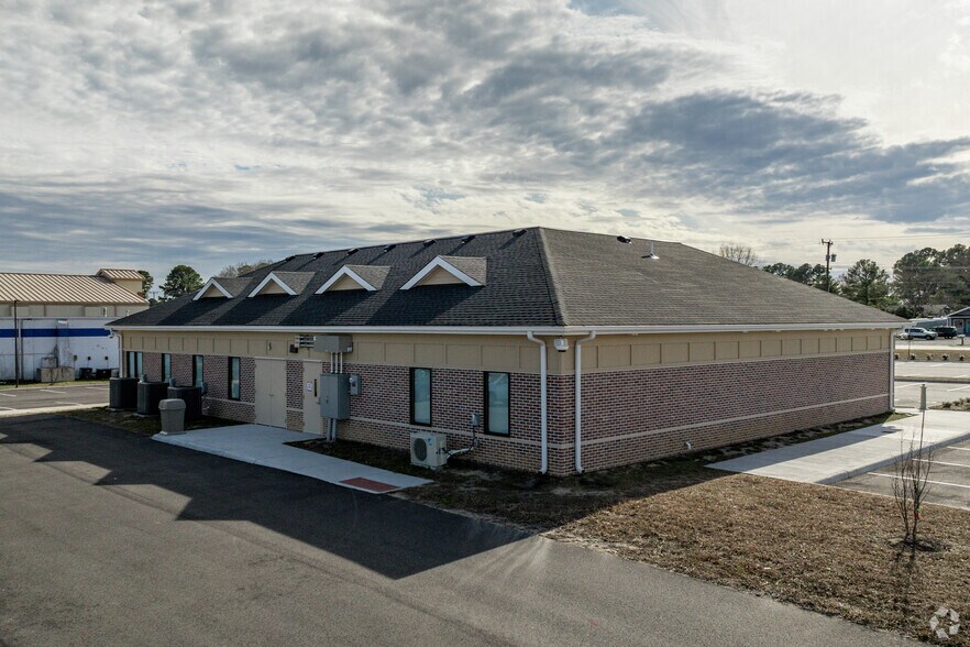 1403 S Church St, Smithfield, VA à vendre - Photo du bâtiment - Image 3 de 5