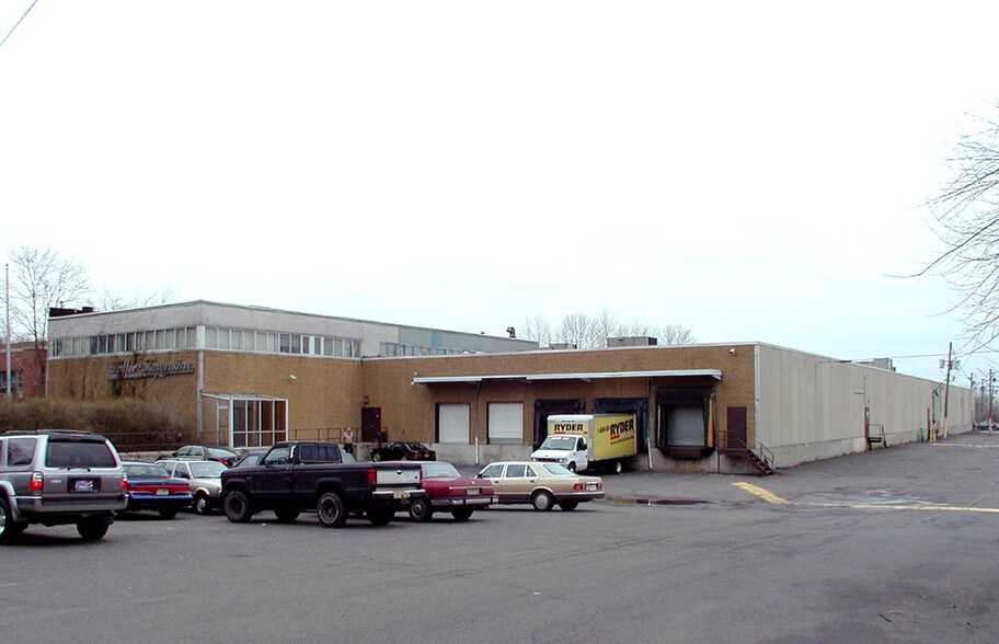 1831 Burnet Ave, Union Township, NJ à louer - Photo du bâtiment - Image 2 de 3