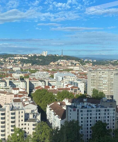 Office in Lyon for lease - Aerial - Image 3 of 11