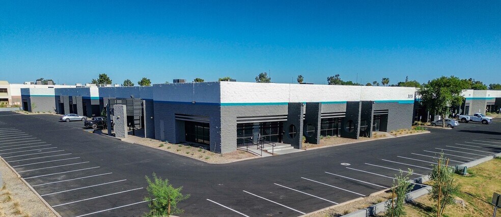 3015 S Park Dr, Tempe, AZ à louer - Photo du bâtiment - Image 2 de 4
