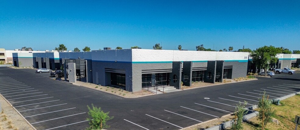 3015 S Park Dr, Tempe, AZ à louer - Photo du bâtiment - Image 2 de 4