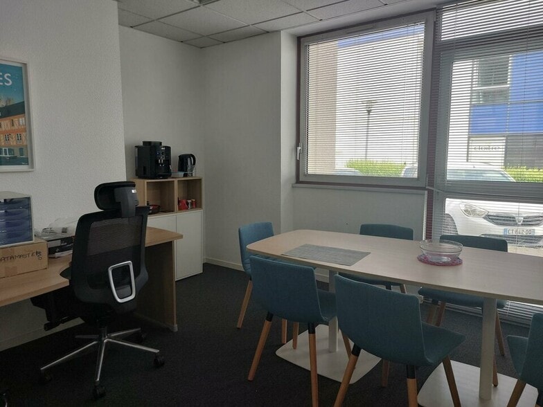 Office in Rennes for sale - Interior Photo - Image 2 of 4