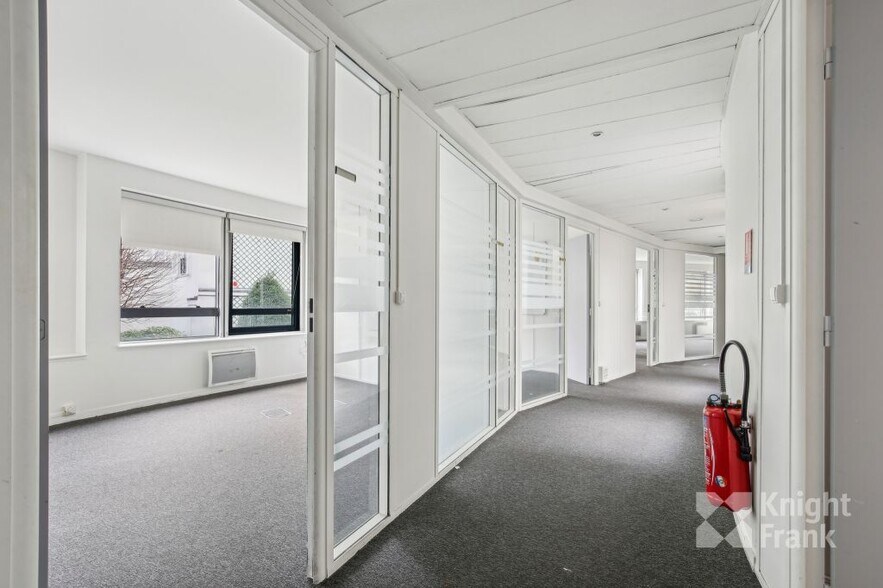 6-6 Rue Laferrière, Paris for lease - Building Photo - Image 3 of 10