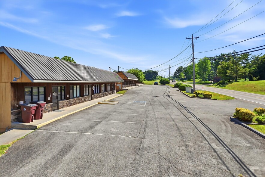 1120 Topside Rd, Louisville, TN for sale - Building Photo - Image 3 of 14
