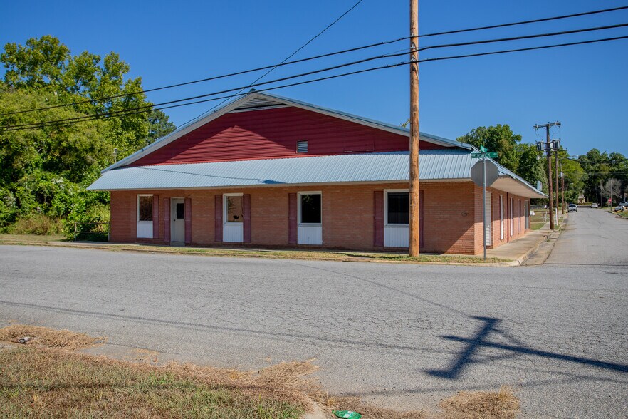 300 Brunswick Ave, Emporia, VA for sale - Building Photo - Image 2 of 52