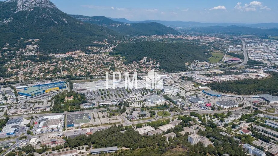 Retail in La Garde for lease - Building Photo - Image 3 of 4