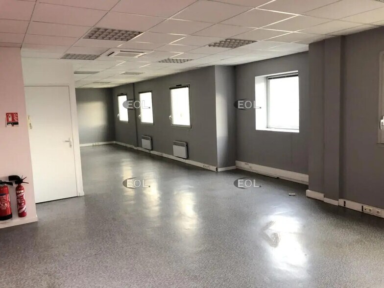 Flex dans Saint-Priest à louer - Photo intérieure - Image 3 de 15