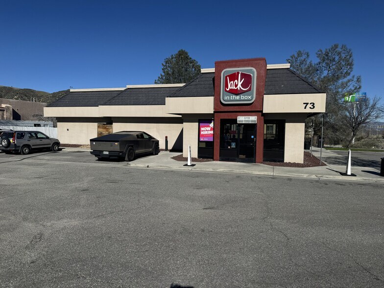 73 Frazier Mountain Park Rd, Lebec, CA for lease - Primary Photo - Image 2 of 12
