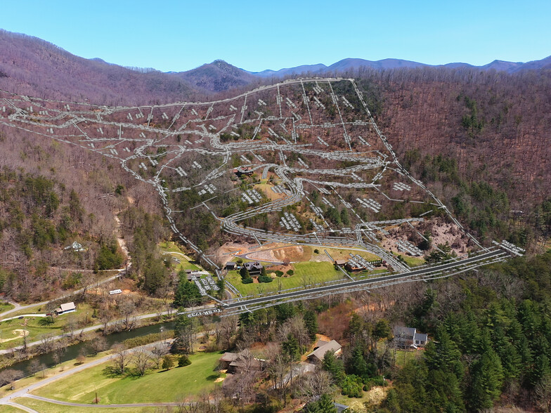 99999 Mountain Sky Dr, Cullowhee, NC à vendre - Photo du bâtiment - Image 1 de 1