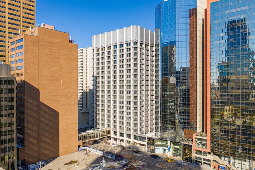 540 5th Ave SW, Calgary, AB à louer - Photo du bâtiment - Image 1 de 1