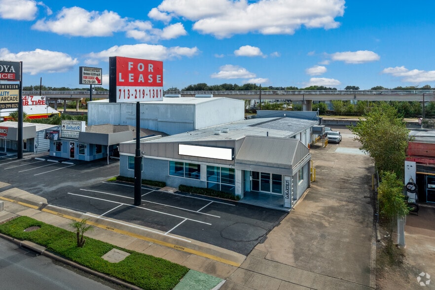 5633 Southwest Fwy, Houston, TX for lease - Primary Photo - Image 1 of 12
