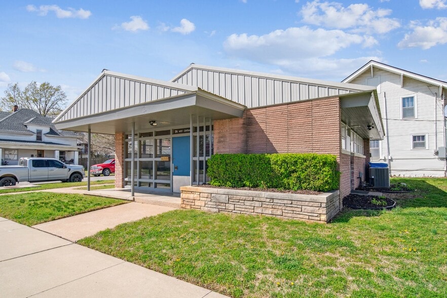 216 W Central Ave, Miami, OK à vendre - Photo du bâtiment - Image 3 de 22