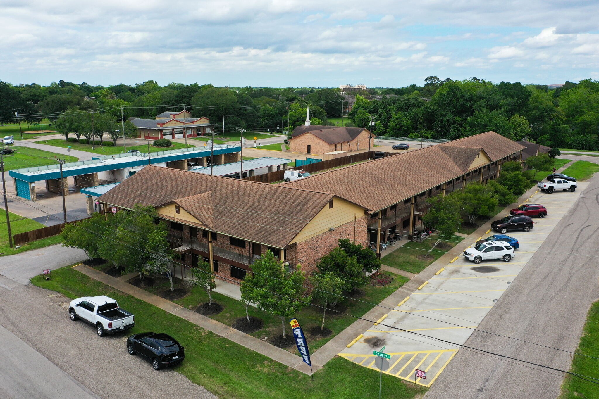 601 E Coombs St, Alvin, TX à vendre Photo du bâtiment- Image 1 de 31