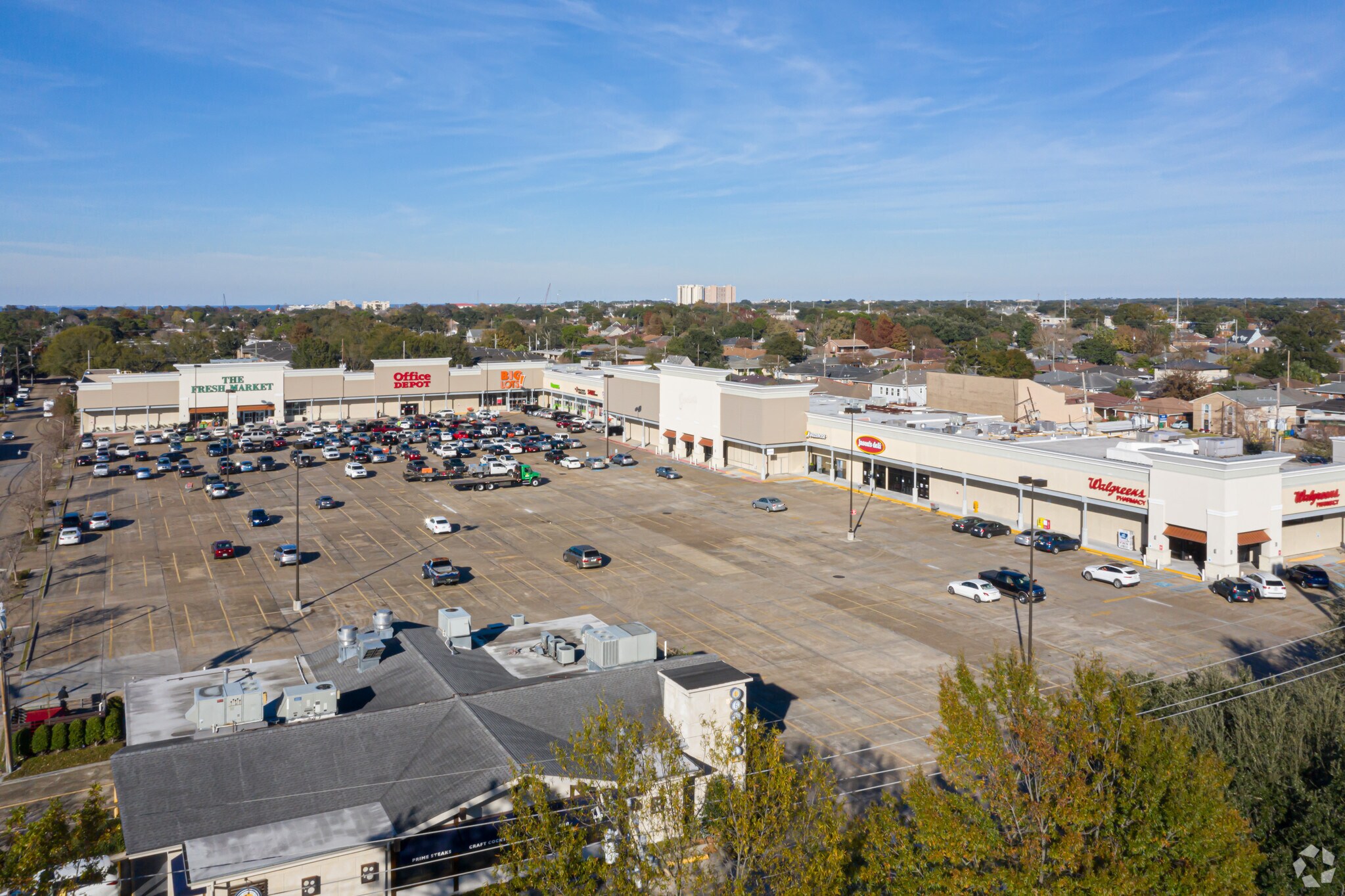 713-759 Veterans Memorial Blvd, Metairie, LA for lease Primary Photo- Image 1 of 2