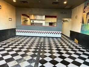 2381 E Windmill Ln, Las Vegas, NV à louer Photo intérieure- Image 1 de 12