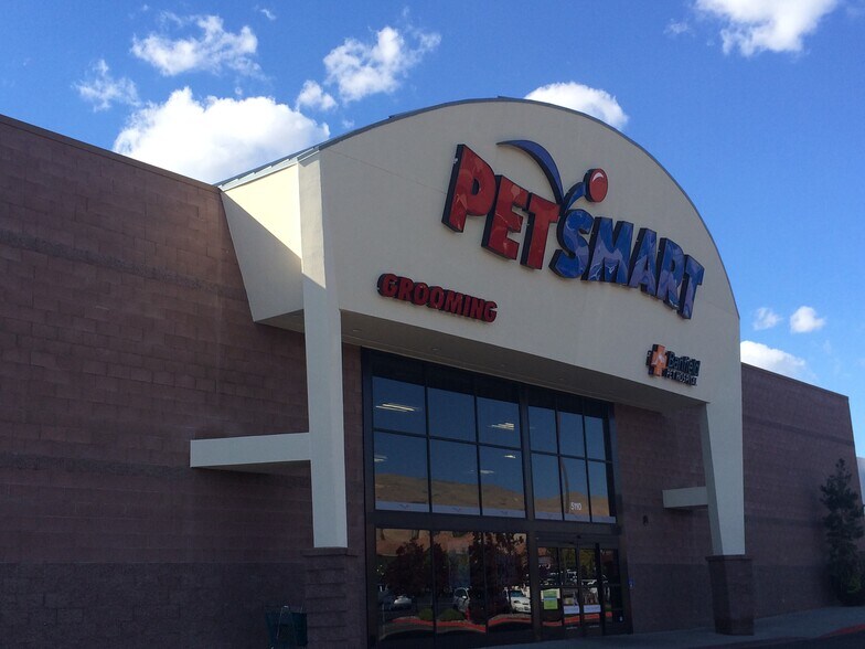 5100-5150 Mae Anne Ave, Reno, NV à louer - Photo du bâtiment - Image 3 de 7