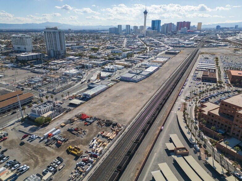 840 Commerce St, Las Vegas, NV à vendre - Aérien - Image 2 de 25