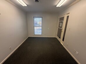 5 Calendar Ct, Columbia, SC for lease Interior Photo- Image 2 of 24
