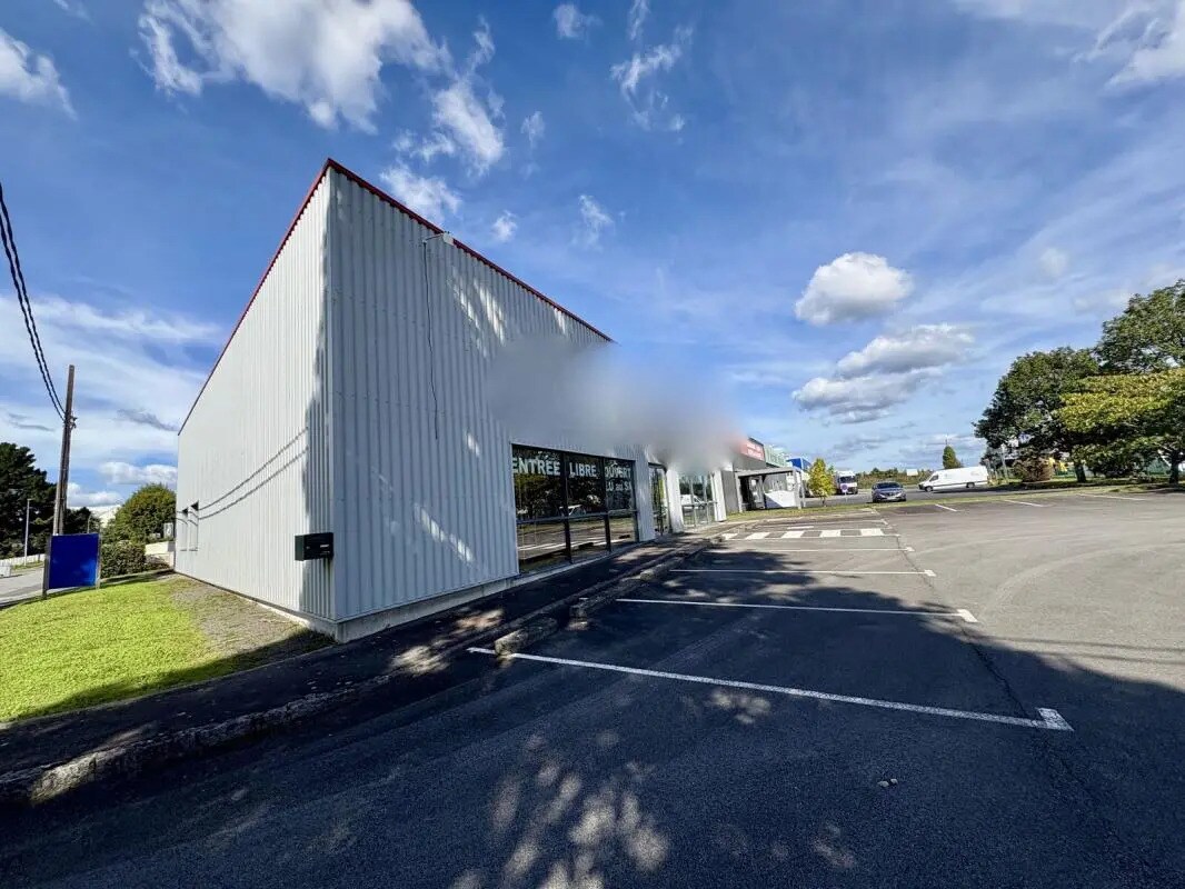 Commerce de détail dans Carquefou à louer Photo du bâtiment- Image 1 de 13