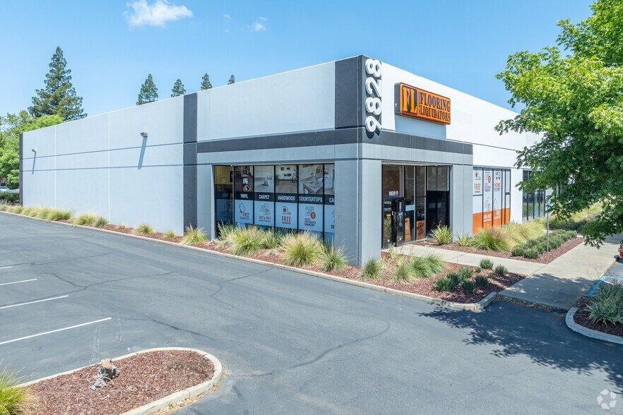 9828 Business Park Dr, Sacramento, CA à louer - Photo du bâtiment - Image 2 de 23