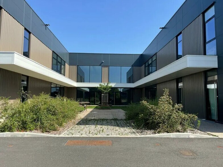 Flex in Mérignac for lease - Building Photo - Image 3 of 12