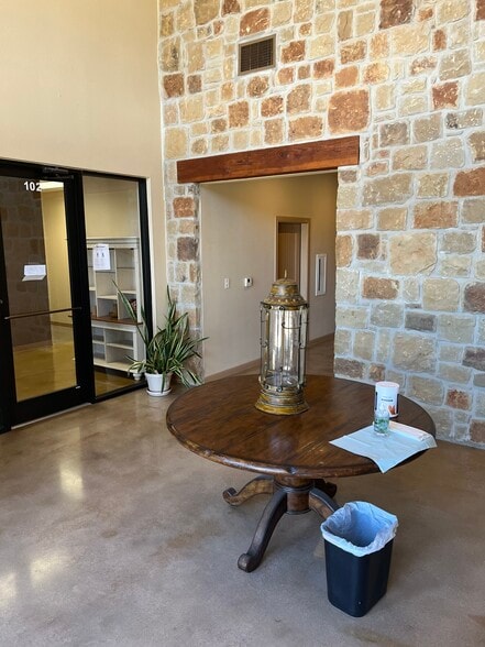 30745 Us-281 Hwy, Bulverde, TX for lease - Interior Photo - Image 3 of 7