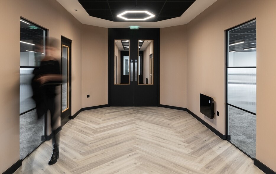 280 Bath Road Rd, West Drayton for lease - Building Photo - Image 3 of 7