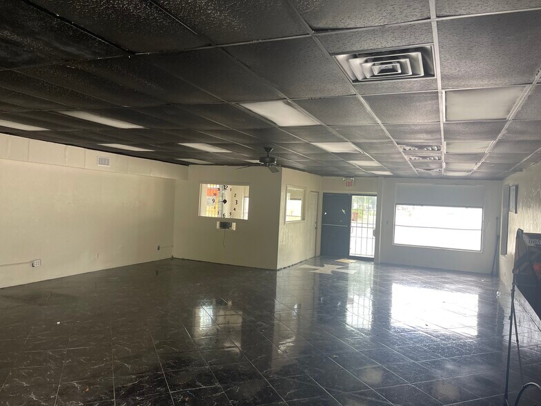 833 Mason Ave, Daytona Beach, FL à vendre - Photo du bâtiment - Image 2 de 18