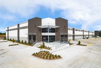 More details for 2001 W Oak Ridge Rd, Orlando, FL - Industrial for Lease