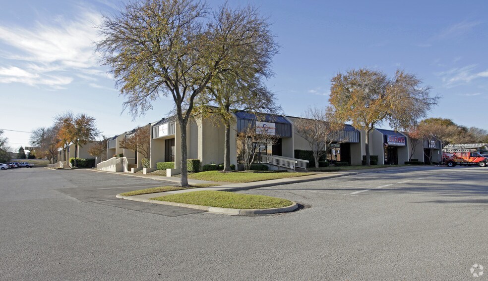 2500 E Randol Mill Rd, Arlington, TX à louer - Photo du bâtiment - Image 3 de 5