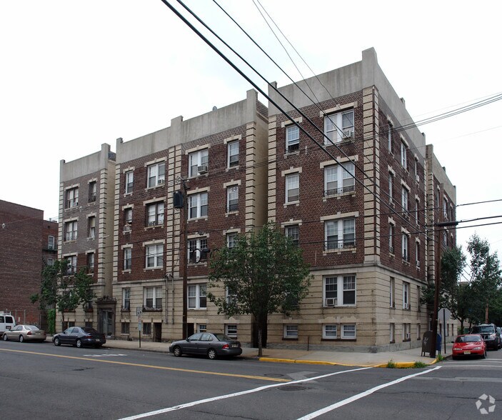 7509 Park Ave, North Bergen, NJ à vendre - Photo du bâtiment - Image 2 de 2