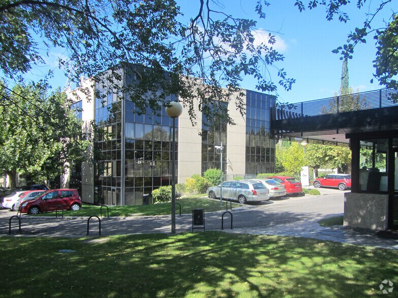 Calle Azalea, 1, Alcobendas, Madrid à louer - Photo du bâtiment - Image 3 de 9