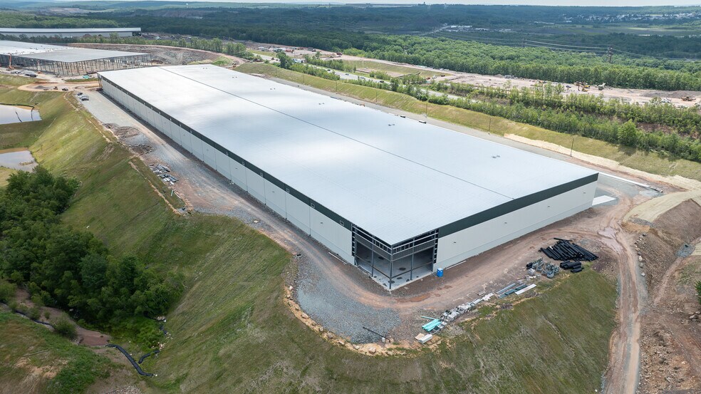 210 Innovation Drive North, Hazle Township, PA for lease - Building Photo - Image 3 of 6