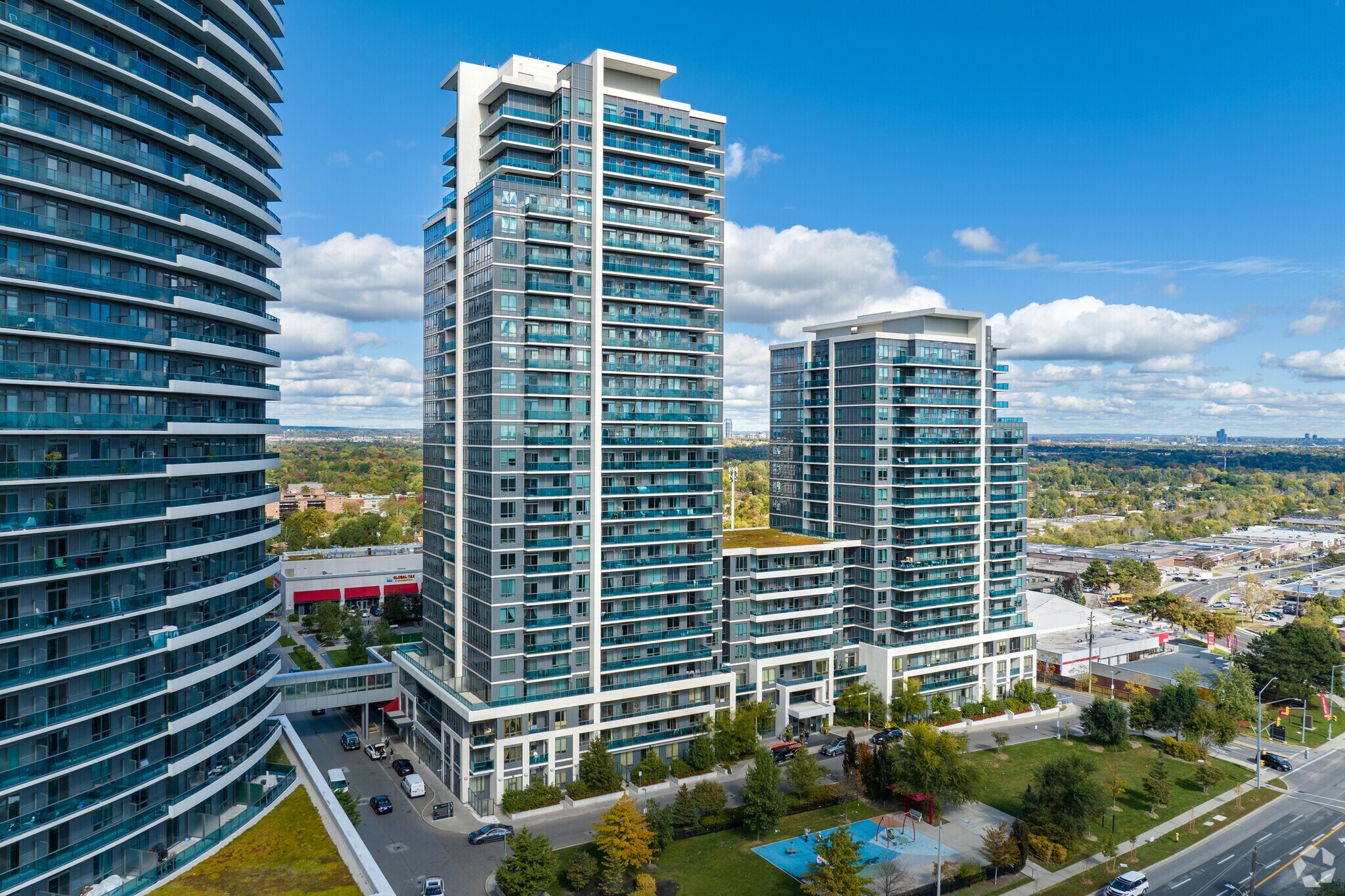 7181 Yonge St, Markham, ON à vendre Photo principale- Image 1 de 5