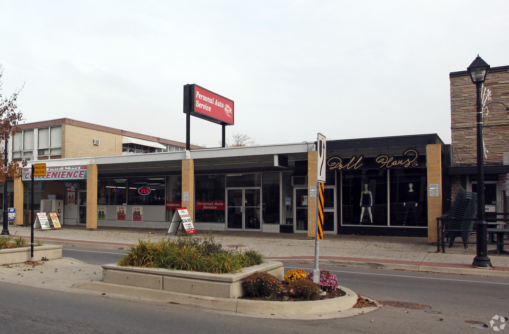 535-541 Brant St, Burlington, ON à vendre Photo principale- Image 1 de 1