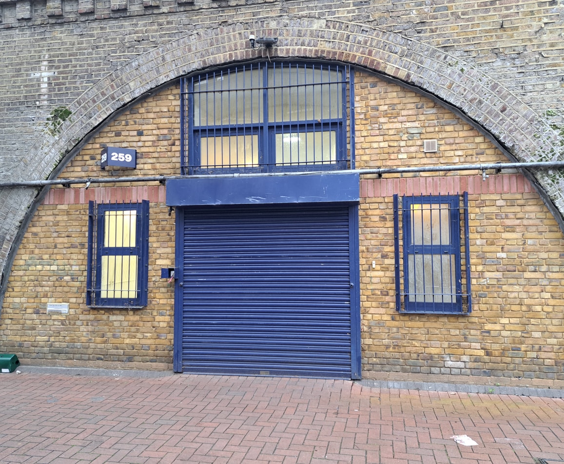 258 Grosvenor Ter, London for lease Primary Photo- Image 1 of 2