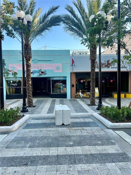 2022 Hollywood Blvd, Hollywood, FL à vendre - Photo du bâtiment - Image 2 de 8