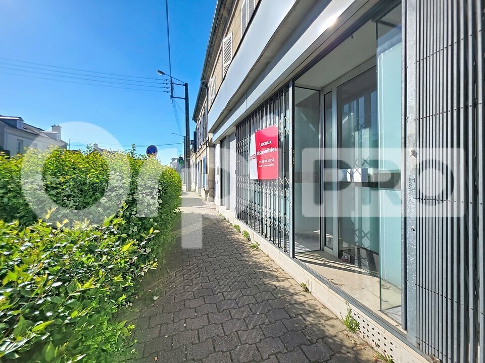 Retail in Soissons for lease Building Photo- Image 1 of 10
