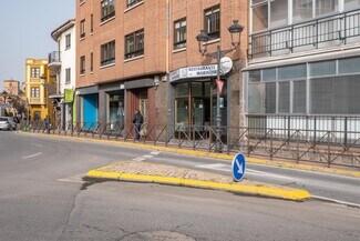 Plus de détails pour Multi-résidentiel à vendre