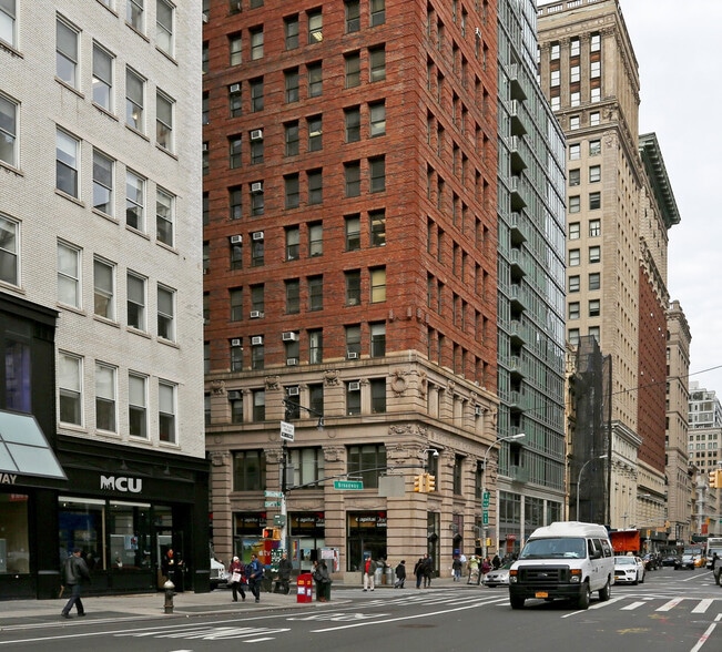 277 Broadway, New York, NY à louer - Photo du bâtiment - Image 2 de 7
