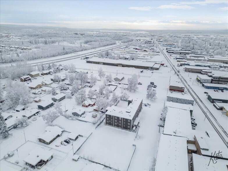 1533 Lacey St, Fairbanks, AK à vendre - Photo du bâtiment - Image 3 de 21