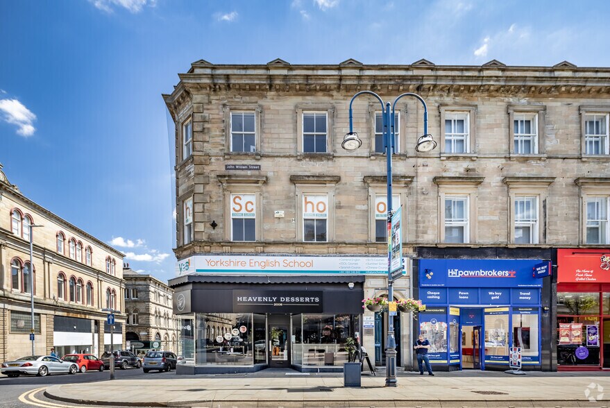 John William St, Huddersfield à louer - Photo du bâtiment - Image 2 de 4