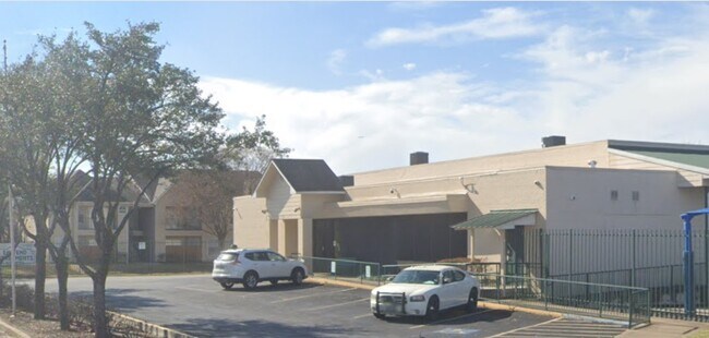 Plus de détails pour 222 S 66th St, Houston, TX - Commerce de détail à louer