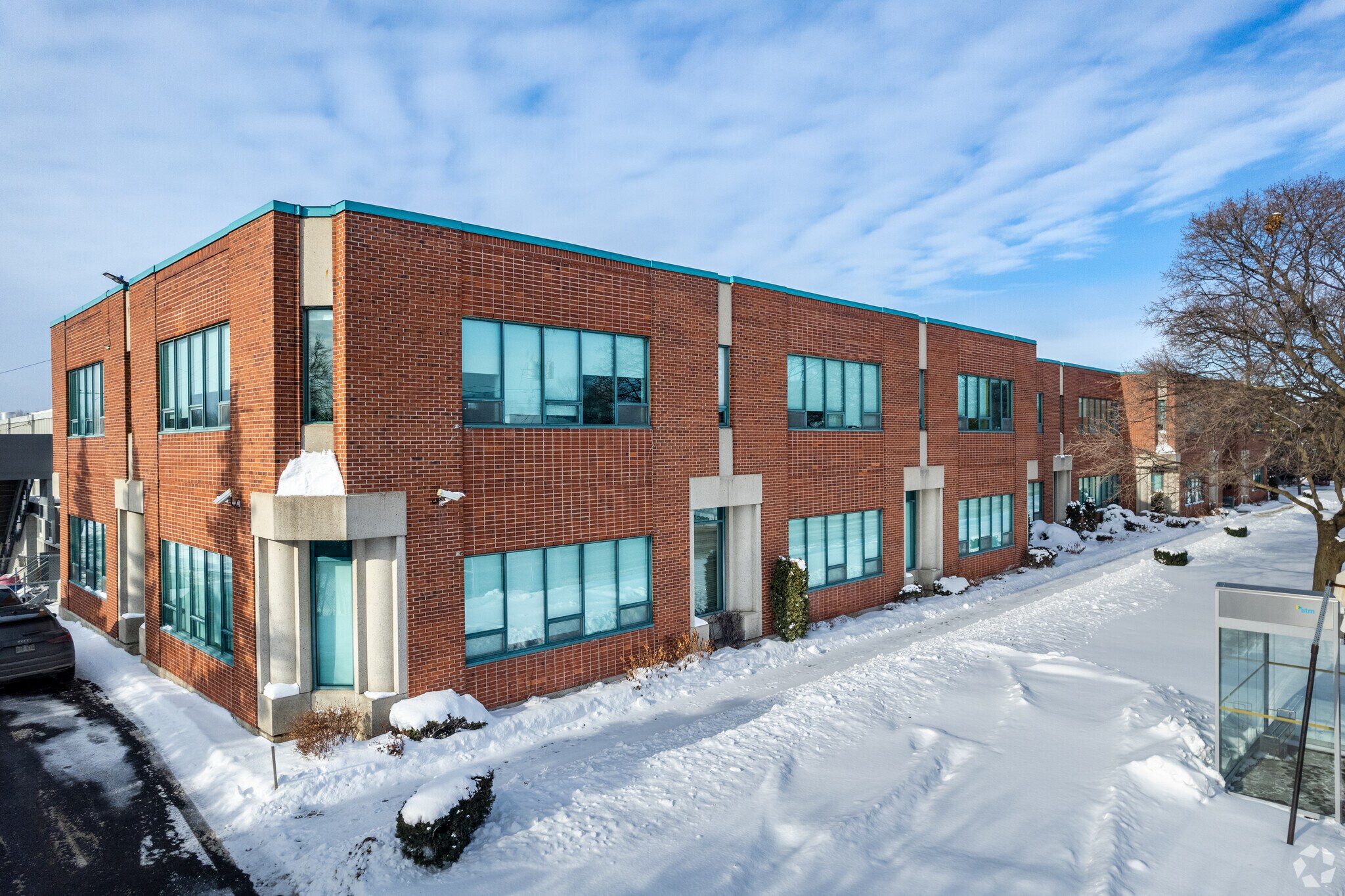 905-995 Rue Hodge, Montréal, QC à vendre Photo du bâtiment- Image 1 de 1