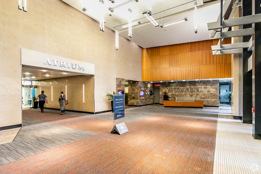 180 Kent St, Ottawa, ON for lease - Lobby - Image 2 of 5